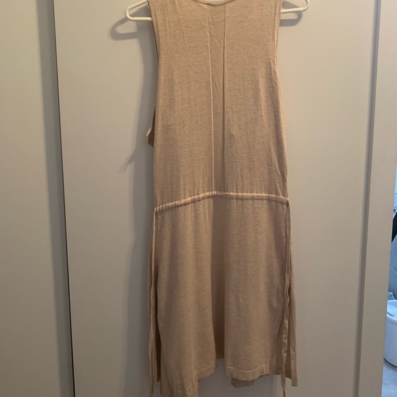 Le Chateau Medium Beige Sleeveless Long Cardigan - Picture 2 of 5